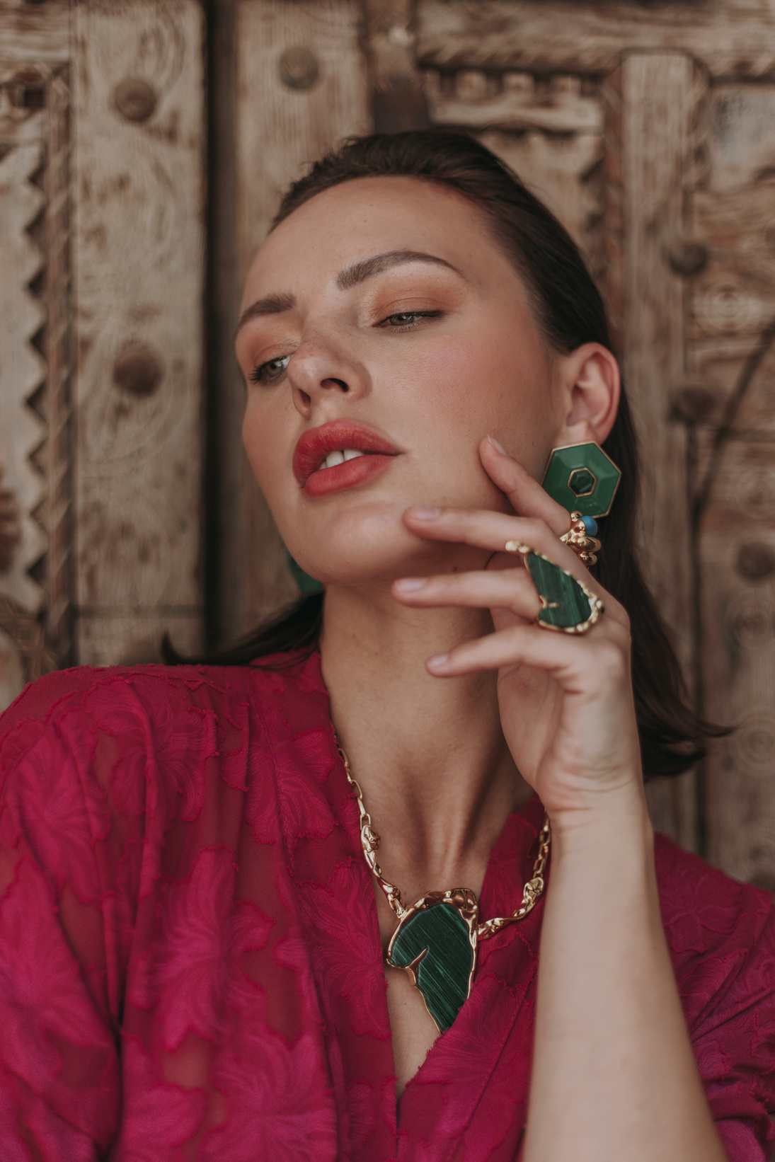 Model with Jade Jewelry Set in Gold